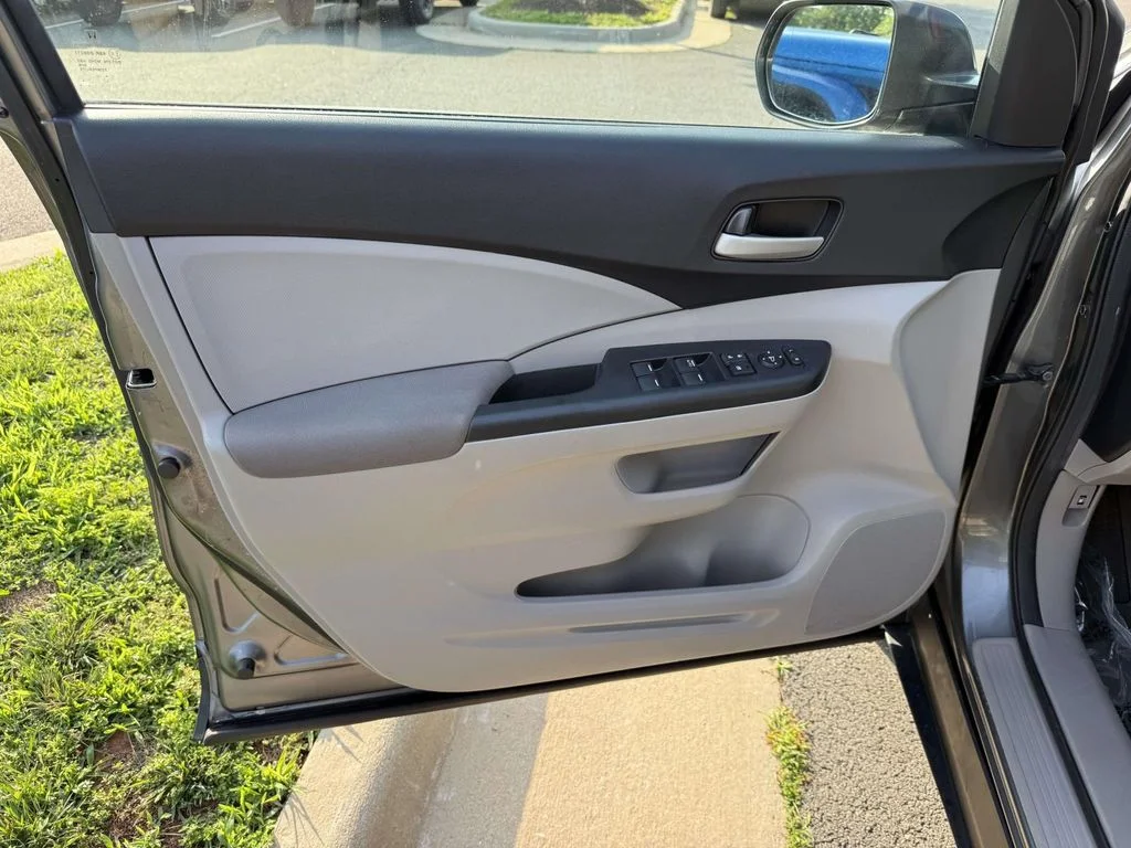 Used 2014 Silver Honda LX image 30