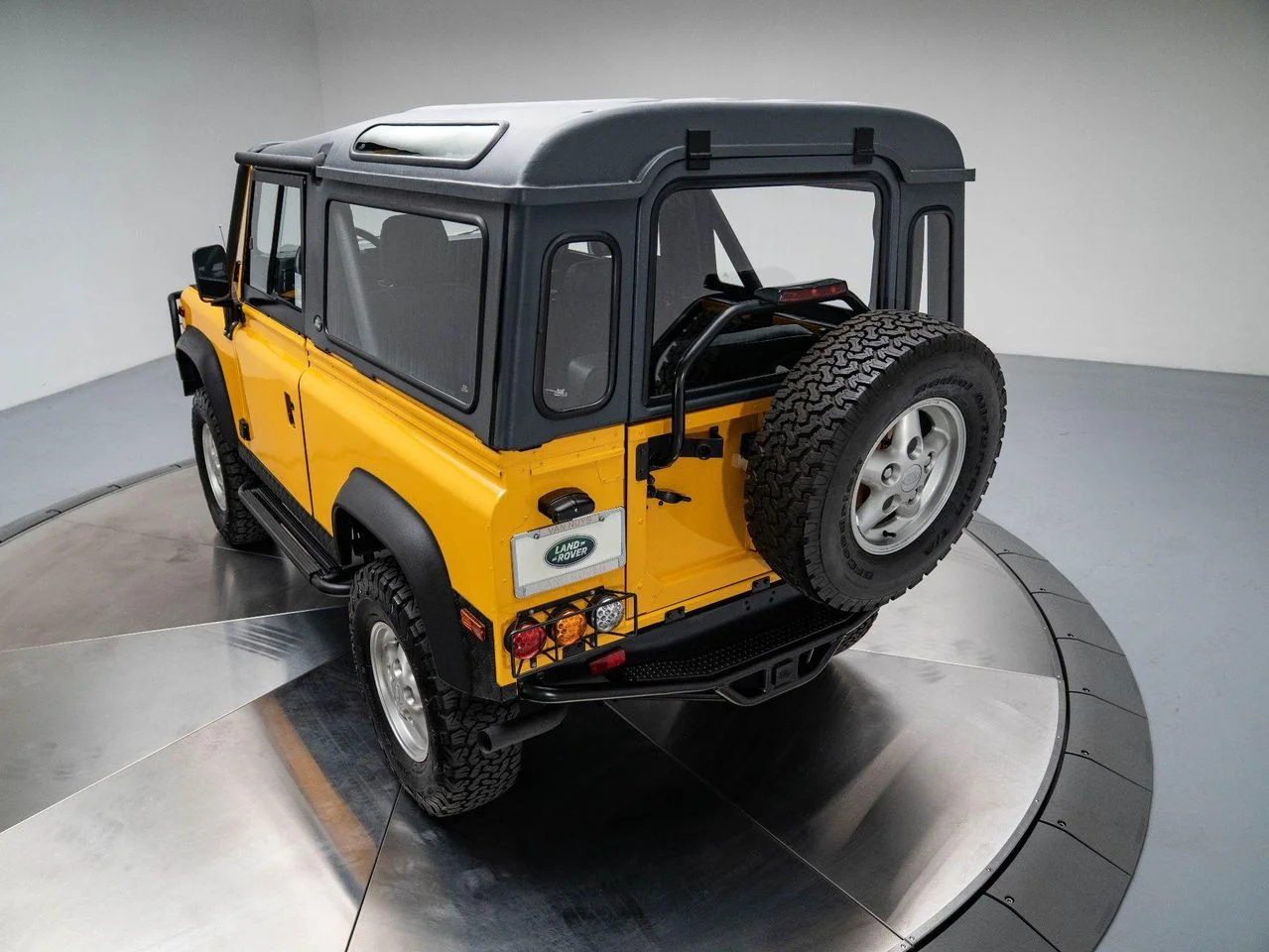 Used 1995 AA YELLOW Land Rover Soft Top image 22