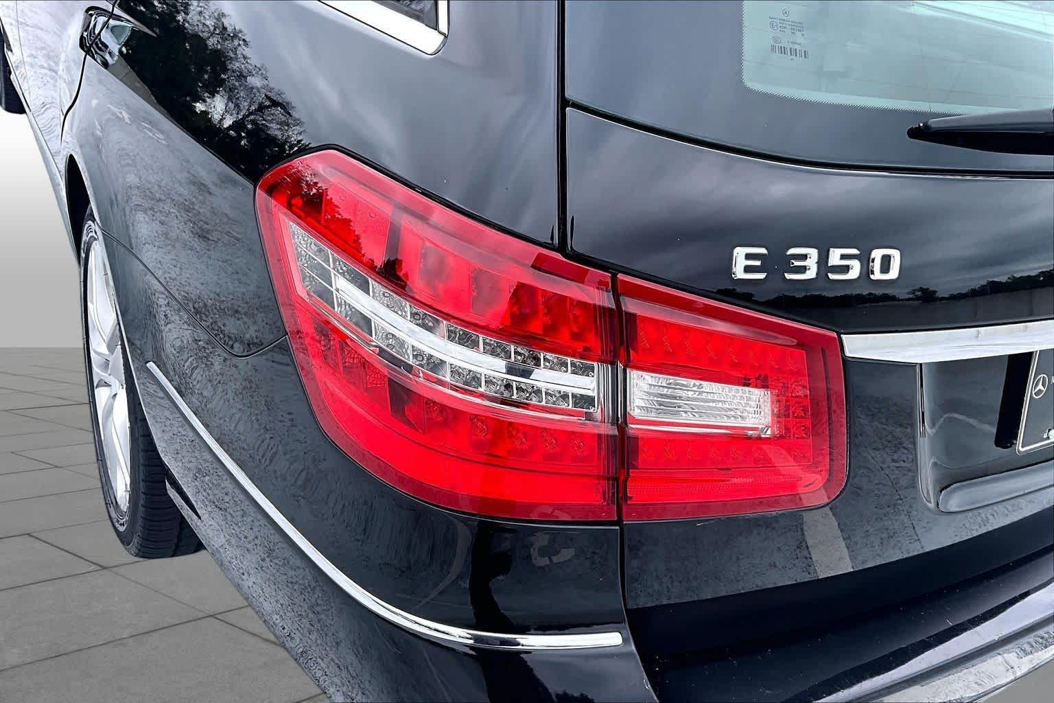 Used 2011 Obsidian Black Metallic Mercedes-Benz E 350 Luxury image 28