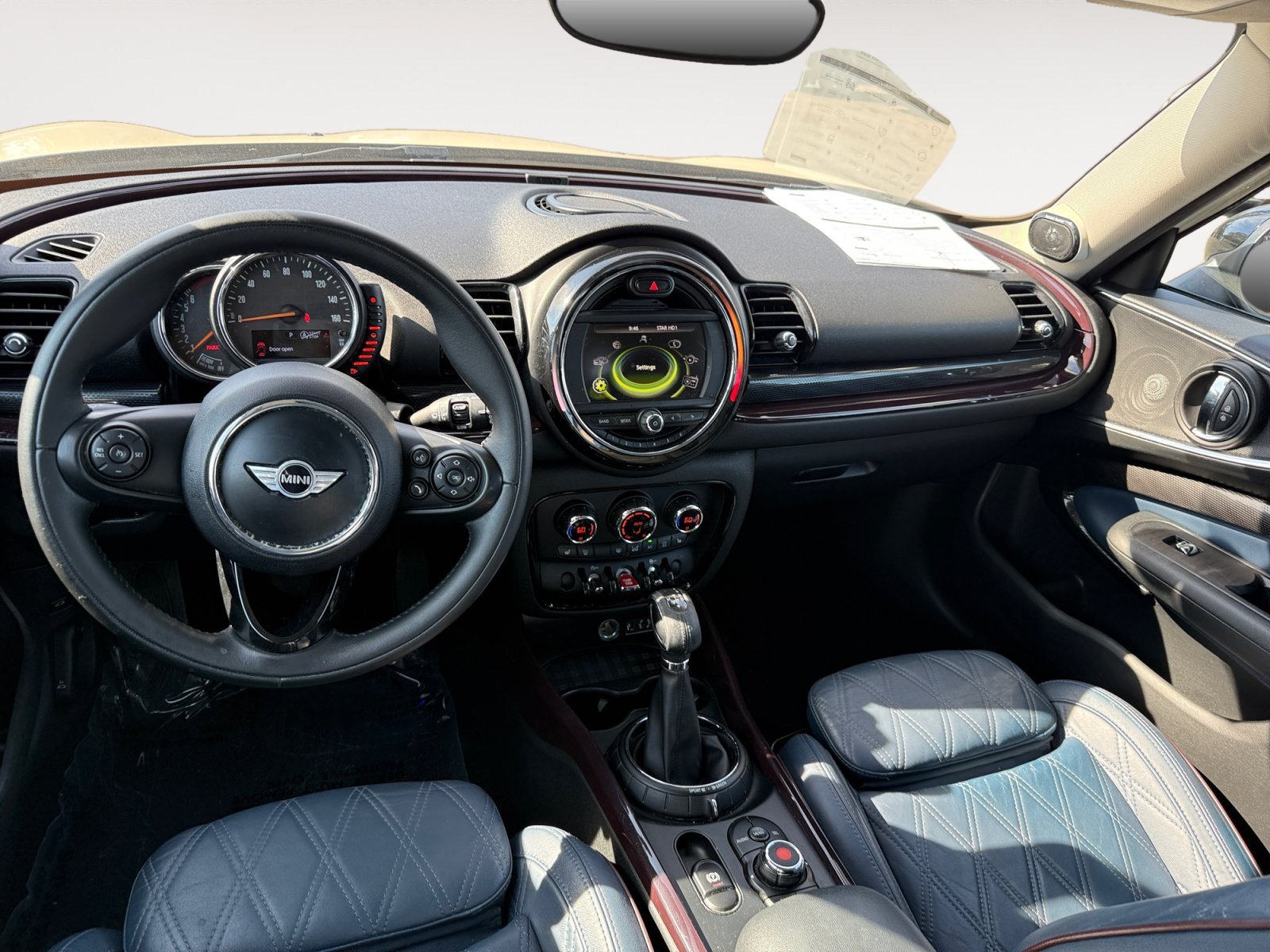 Used 2017 Pepper White MINI Clubman image 15