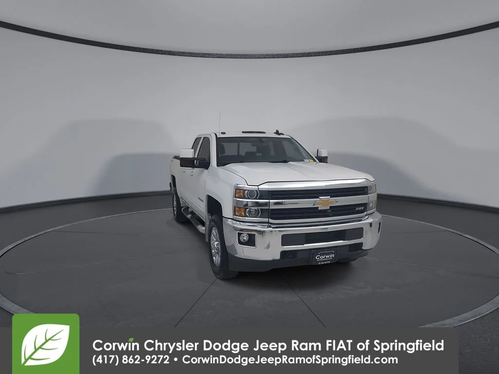 Used 2017 White Chevrolet LT image 4