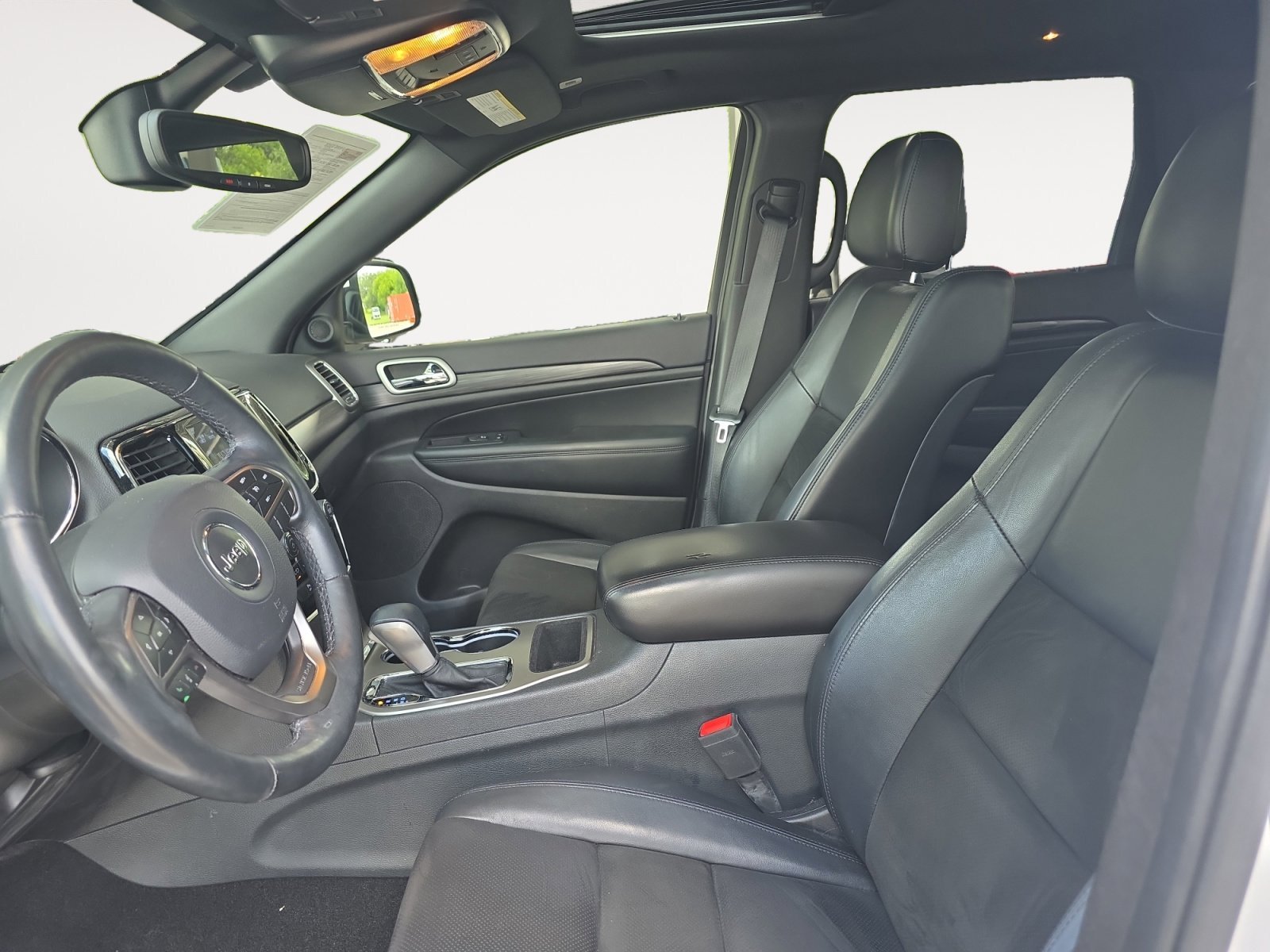 Used 2019 Bright White Clearcoat Jeep Altitude image 21