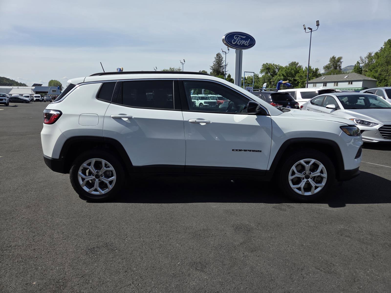 2025 Jeep Compass Latitude - Photo 4