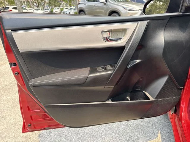 2019 Toyota Corolla LE - Photo 13