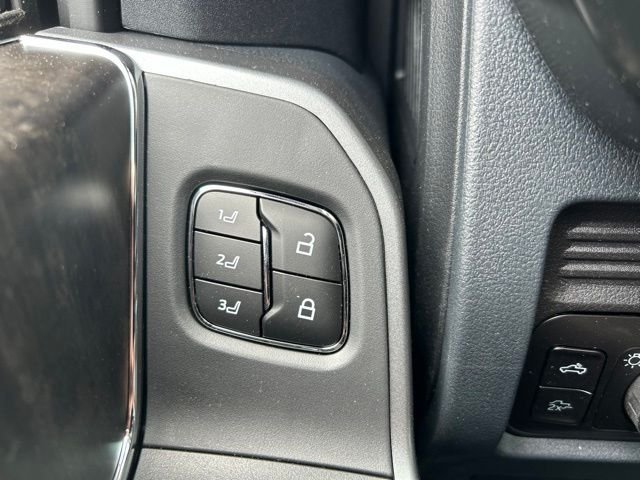 New 2026 Glacier Gray Metallic Tri-Coat Ford F-250® Lariat® image 35