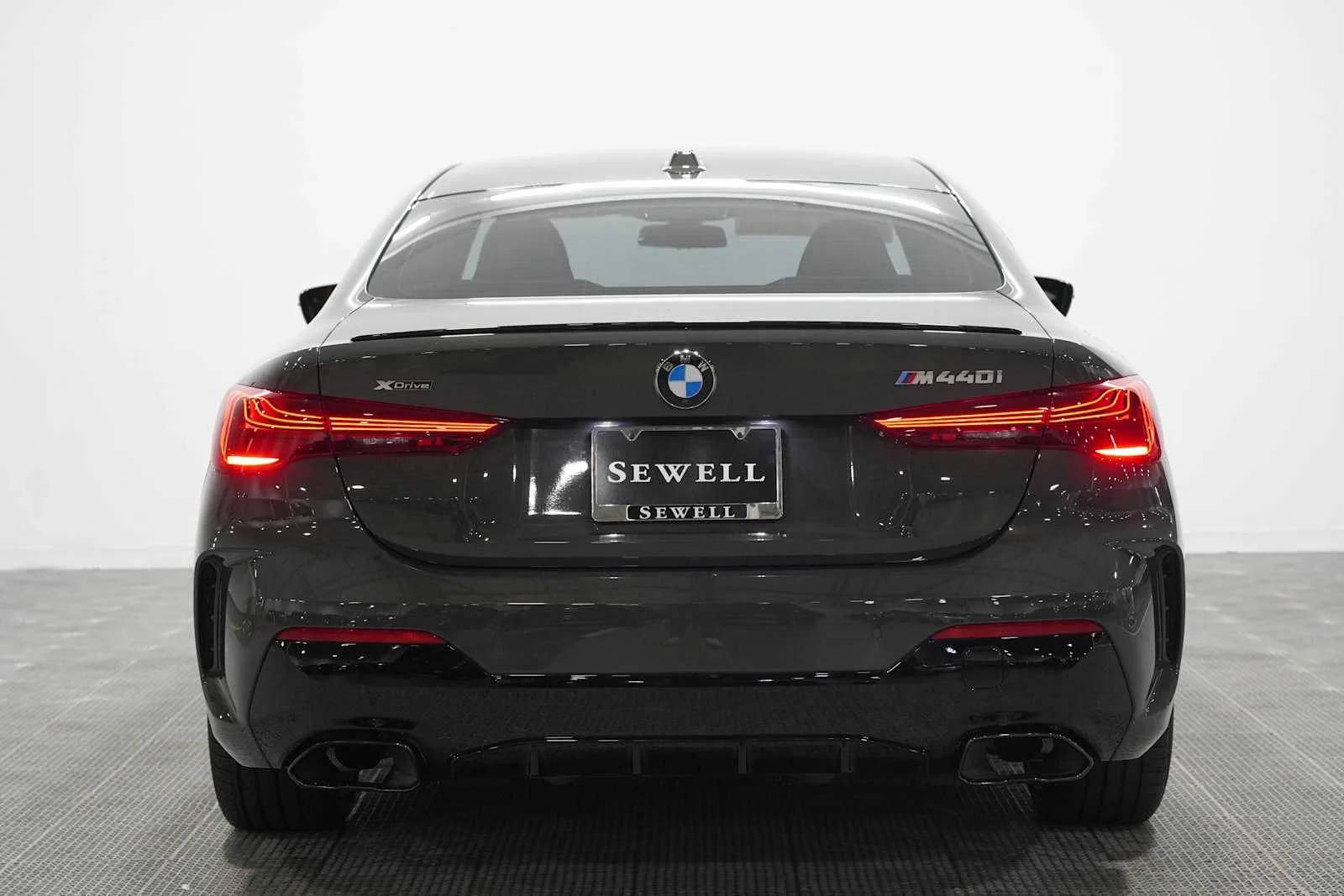 Certified Used 2025 Dravit Grey Metallic BMW M440i xDrive image 5