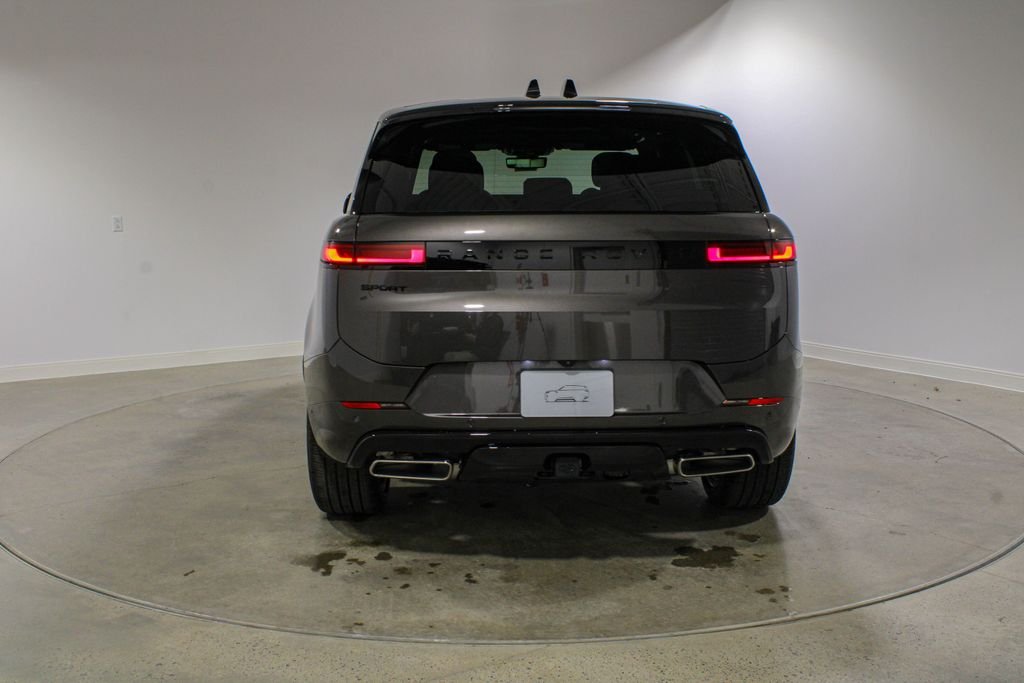 New 2026 Charente Grey Land Rover Dynamic SE image 4