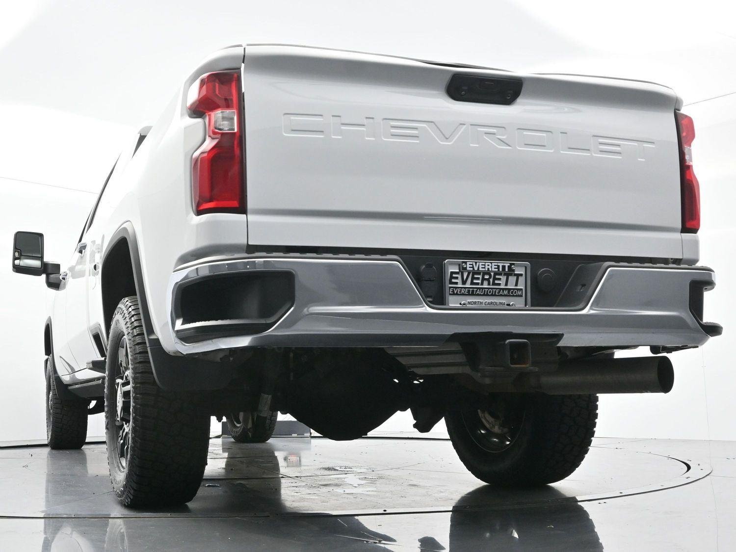 Used 2024 Summit White Chevrolet LTZ image 46