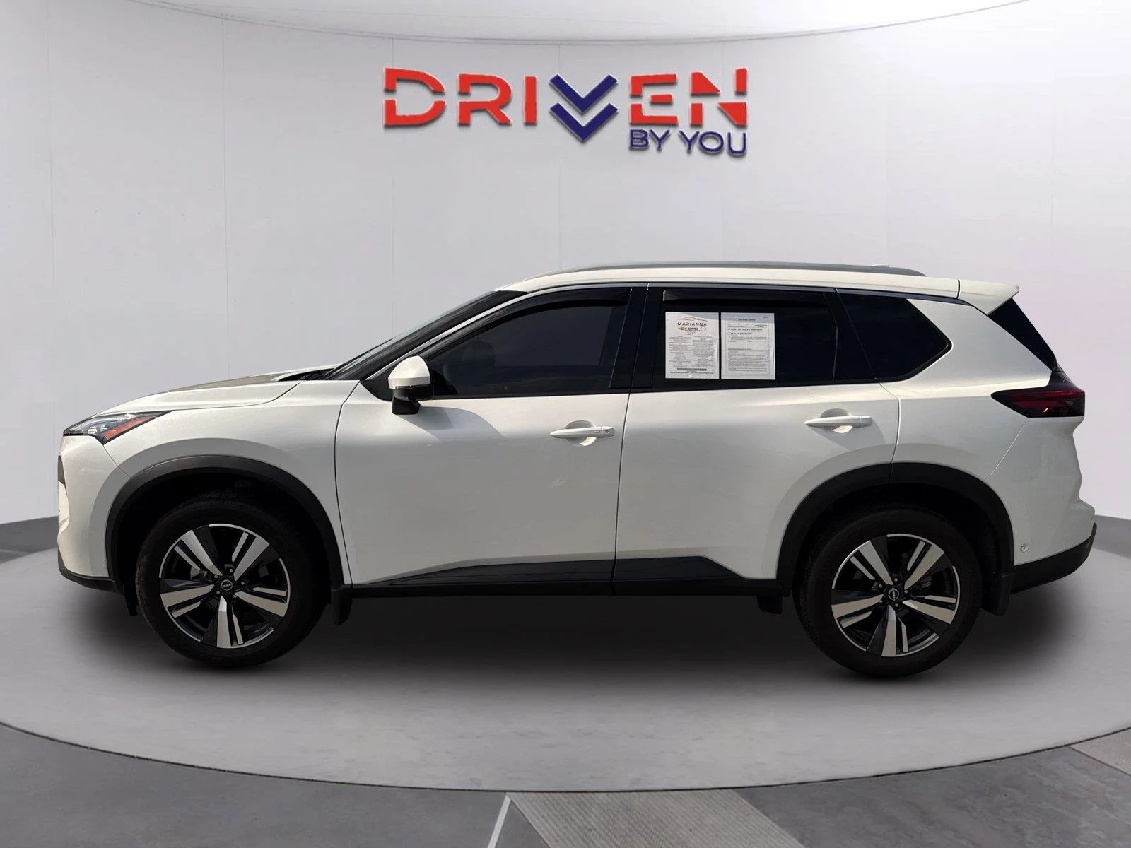 Used 2025 Everest White Pearl Nissan SL image 6