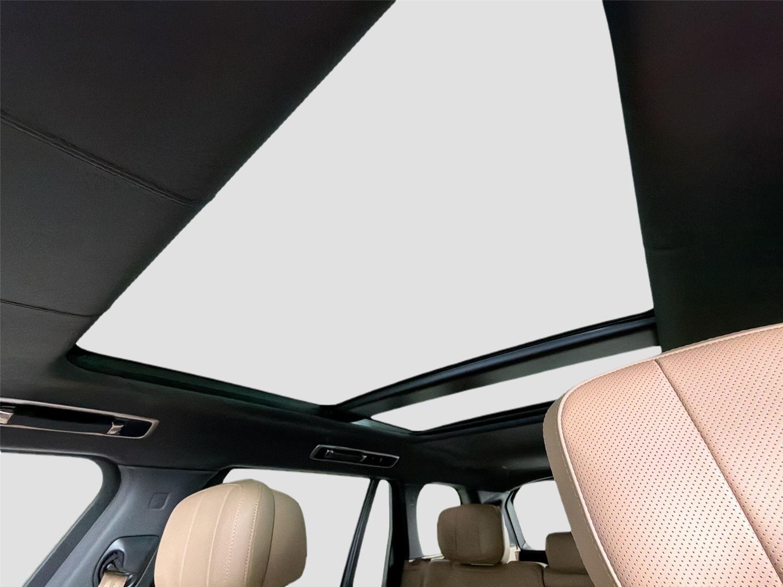 New 2026 British Racing Green LAND ROVER Autobiography image 21