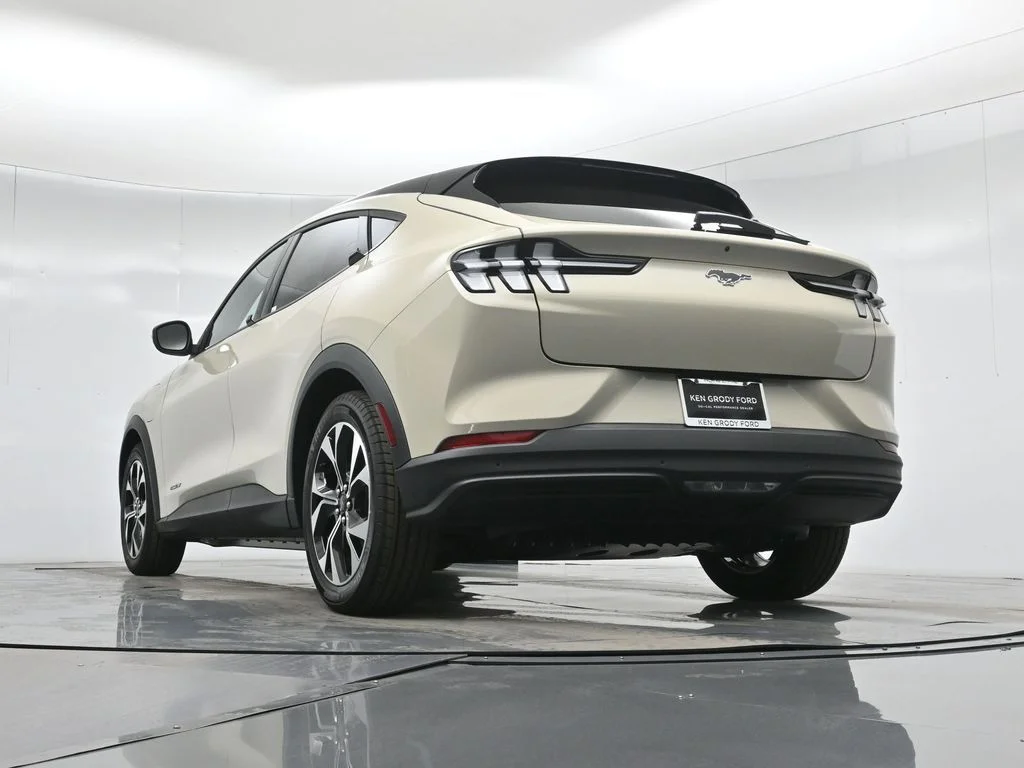 New 2026 Desert Sand Ford Select image 47