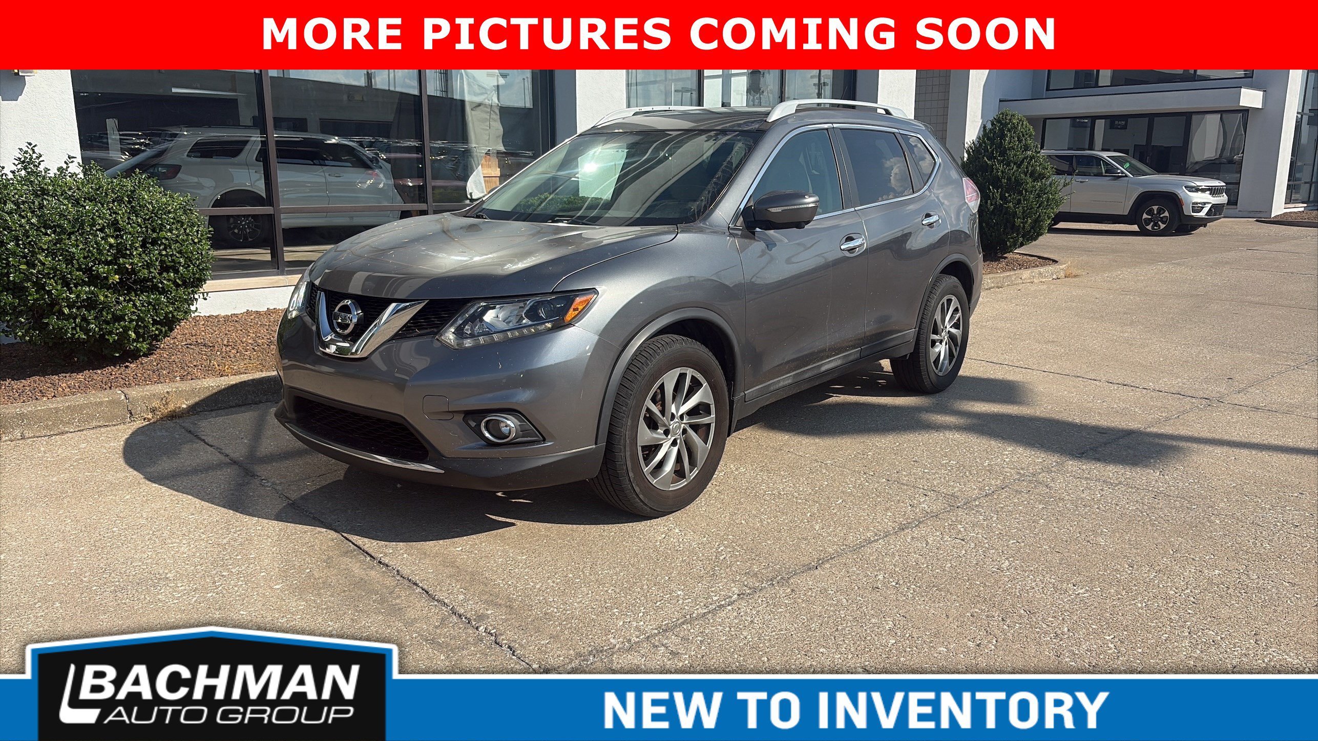 Used 2015 Gun Metallic Nissan SL image 3