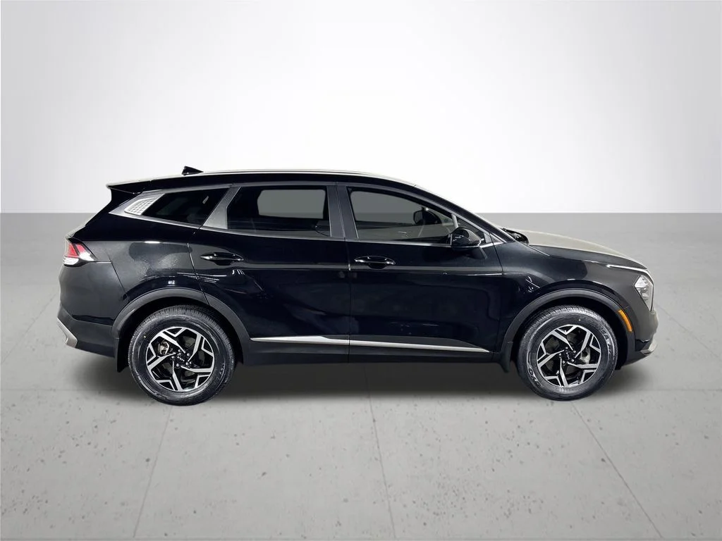 Used 2023 Black Kia LX image 5