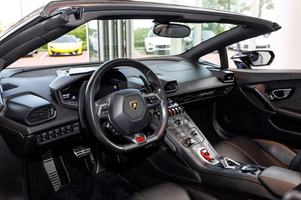 Used 2016 Black Lamborghini LP610-4S image 19