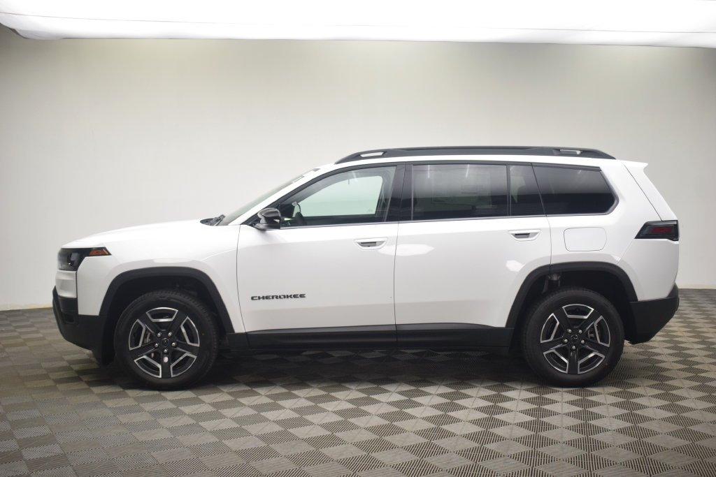 New 2026 Bright White Clear-Coat Exterior Paint Jeep Limited image 13