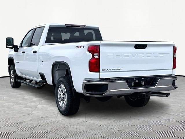 New 2026 Summit White Chevrolet WT image 4