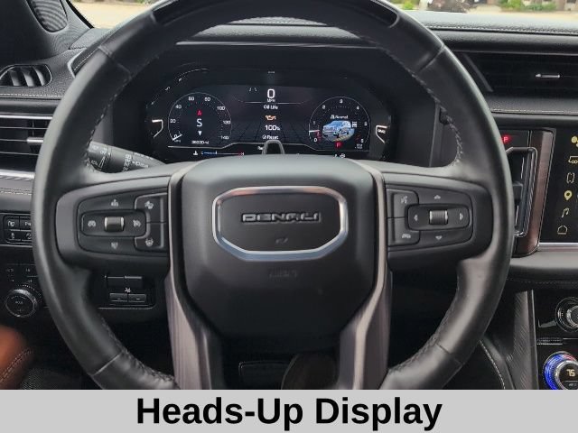 Used 2024 White Frost Tricoat GMC Denali Ultimate image 9