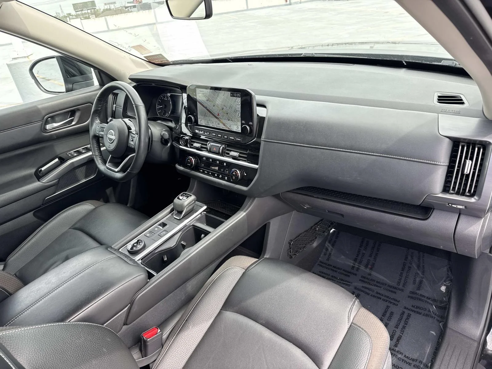 Used 2024 Super Black Nissan SL image 12