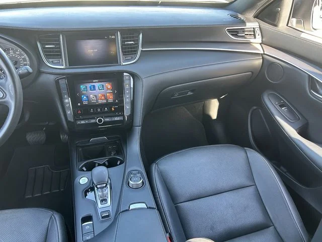 Used 2022 Majestic White INFINITI Luxe image 18
