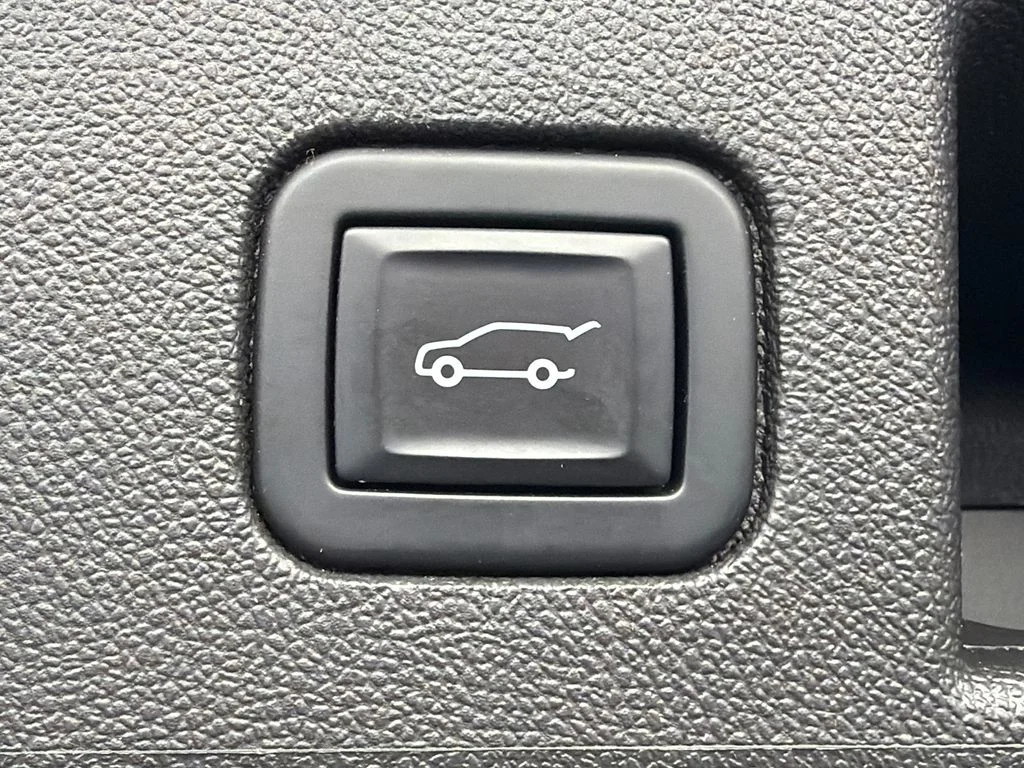 Used 2022 Gray Chevrolet LT image 19