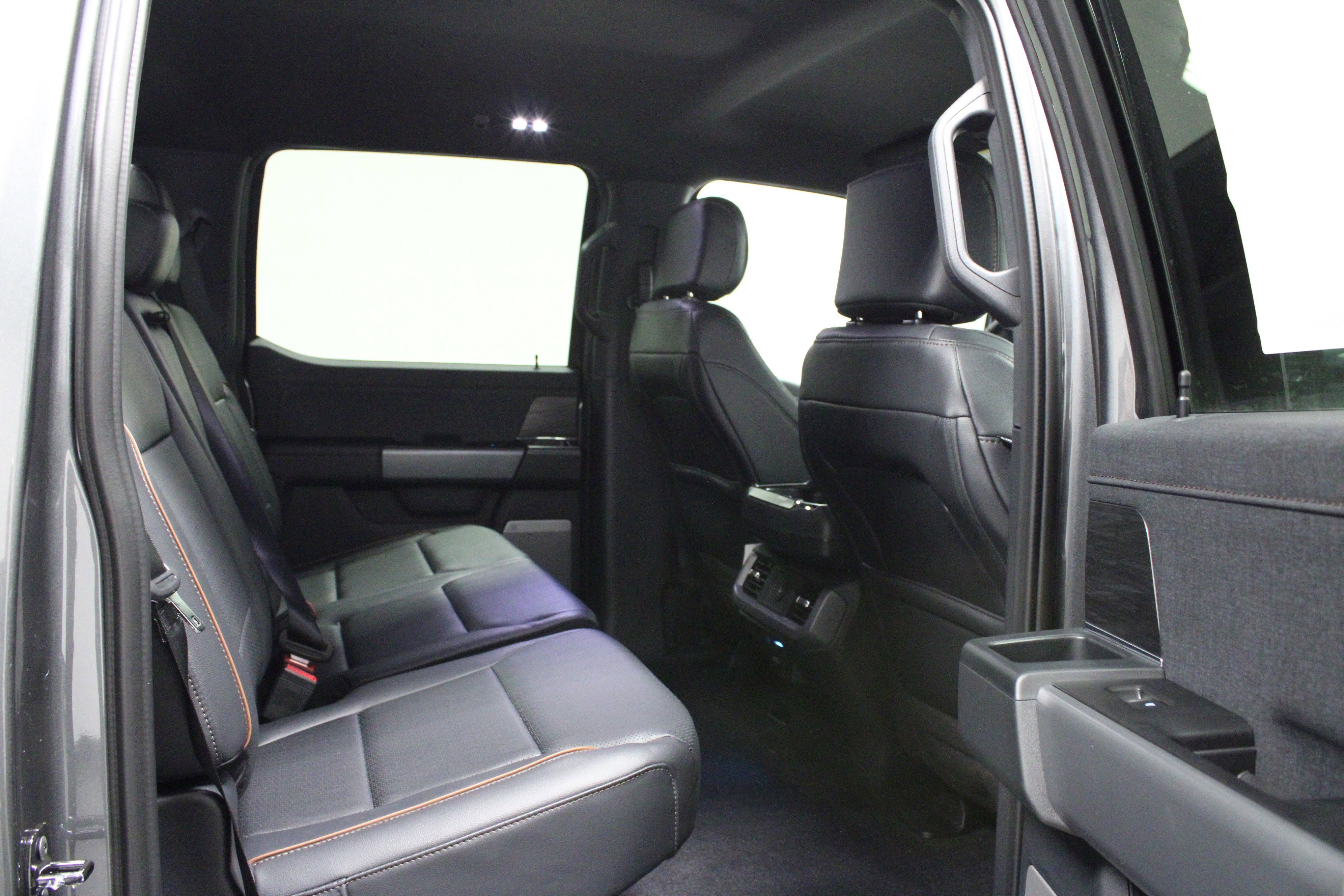 New 2026 Carbonized Gray Metallic Ford LARIAT image 16