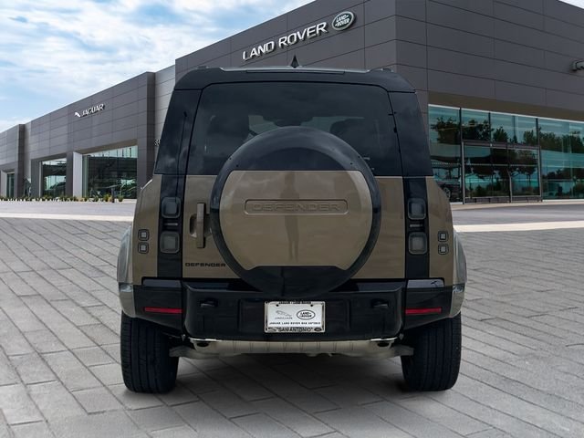 Certified Used 2026 Gondwana Stone Metallic Land Rover X-Dynamic SE image 4