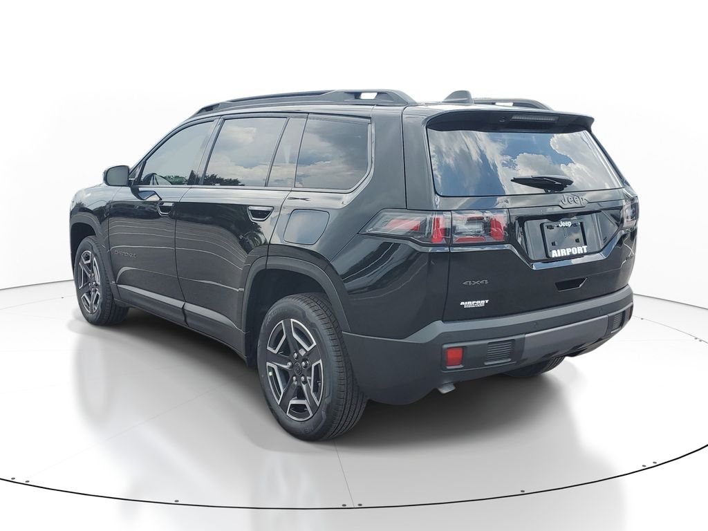 New 2026 Diamond Black Crystal Pearl-Coat Exterior Paint Jeep Limited image 3