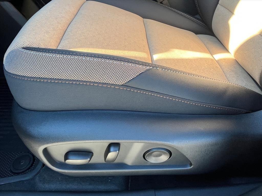 New 2026 Mosaic Black Metallic Chevrolet ACTIV image 26