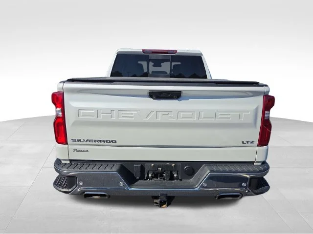 Used 2023 IRIDESCENT PEARL TRICOAT Chevrolet LTZ image 4