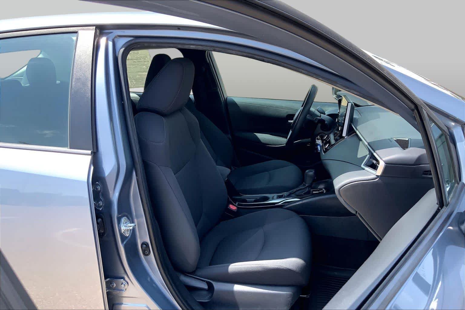 Used 2021 Celestite Toyota LE image 9