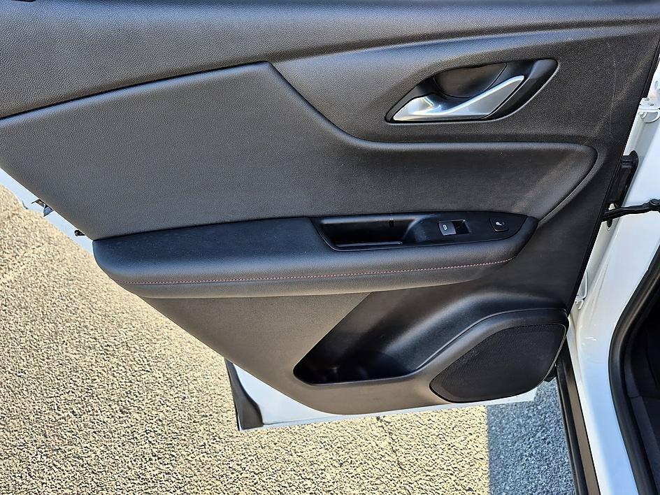 Used 2019 Summit White Chevrolet RS image 29