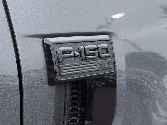 New 2026 Carbonized Gray Metallic Ford XLT image 27