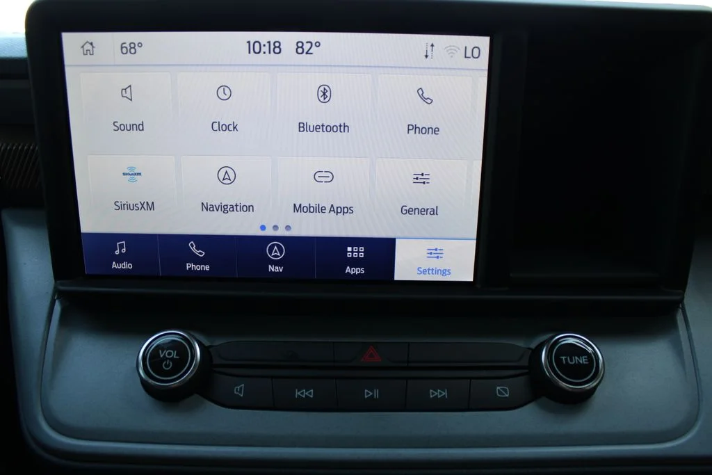Used 2024  Ford Lariat image 28