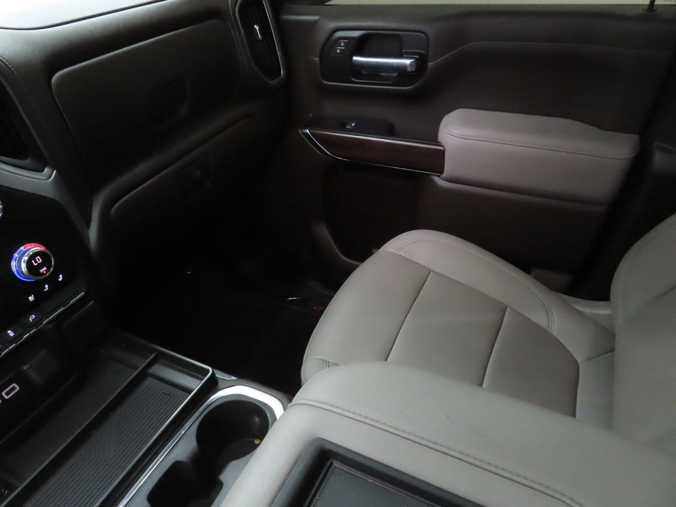 Used 2022 Blue GMC SLT image 19