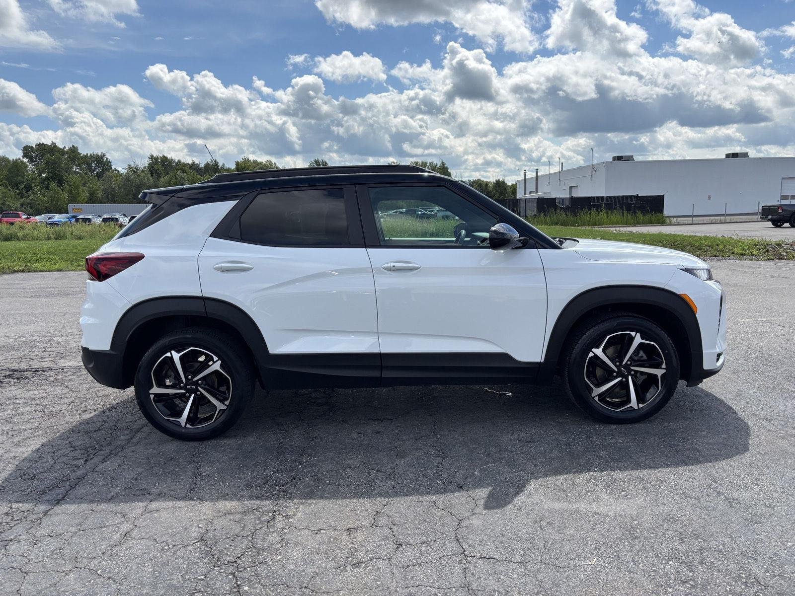 Used 2023 Summit White Chevrolet RS image 8