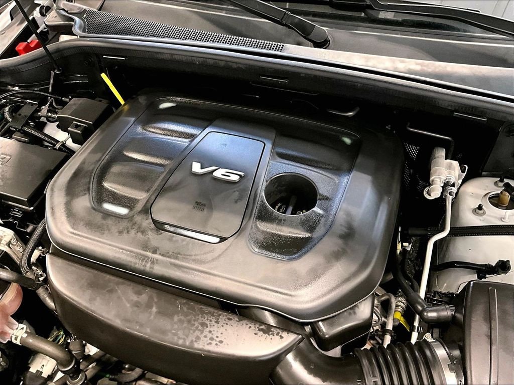Used 2018 White Jeep Overland image 36