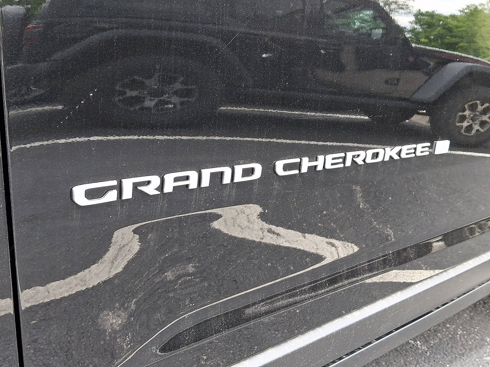New 2026 Diamond Black Crystal Pearl-Coat Exterior Paint Jeep Laredo X image 17