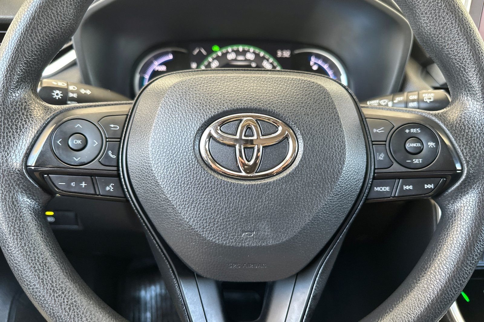 Used 2024 White Toyota XLE image 23
