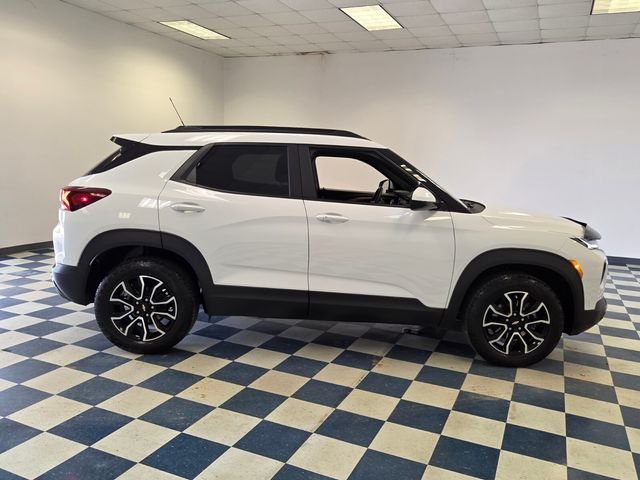 Used 2023 White Chevrolet ACTIV image 9
