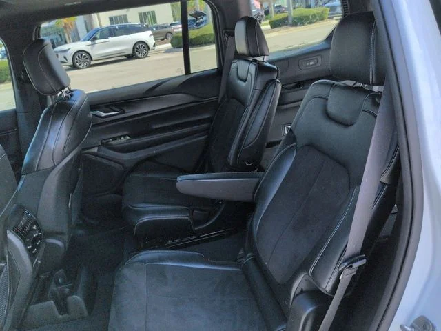 Used 2023 White Jeep Altitude image 14