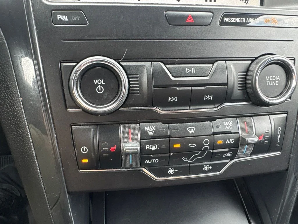 Used 2018 Red Ford XLT image 22