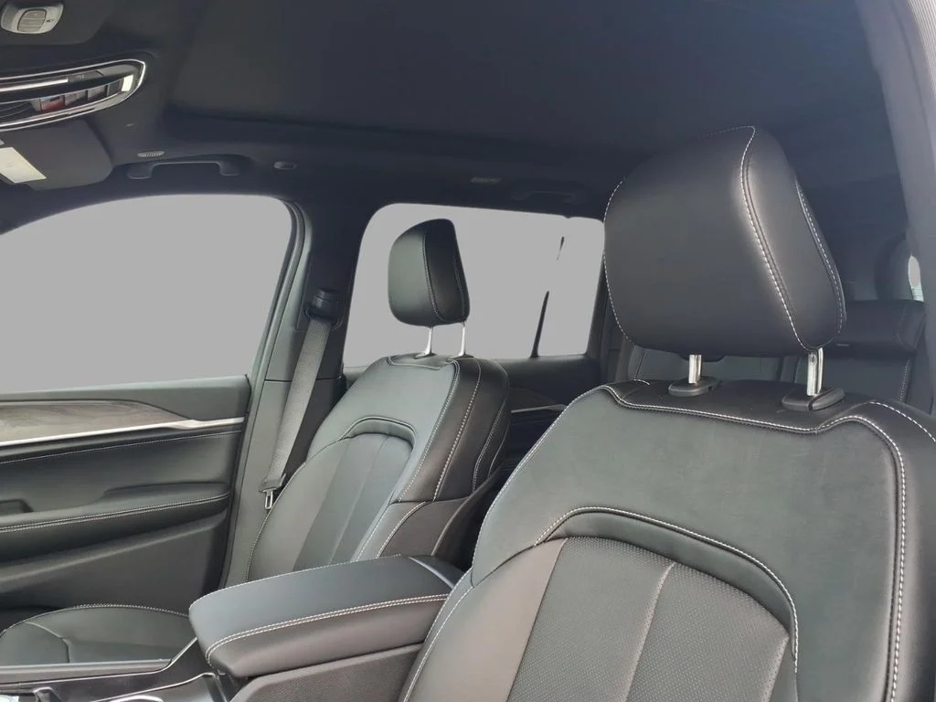 New 2026 Steel Blue Exterior Paint Jeep Limited Reserve image 14