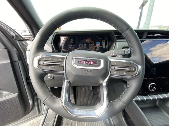 New 2026 Sterling Metallic GMC Elevation image 14
