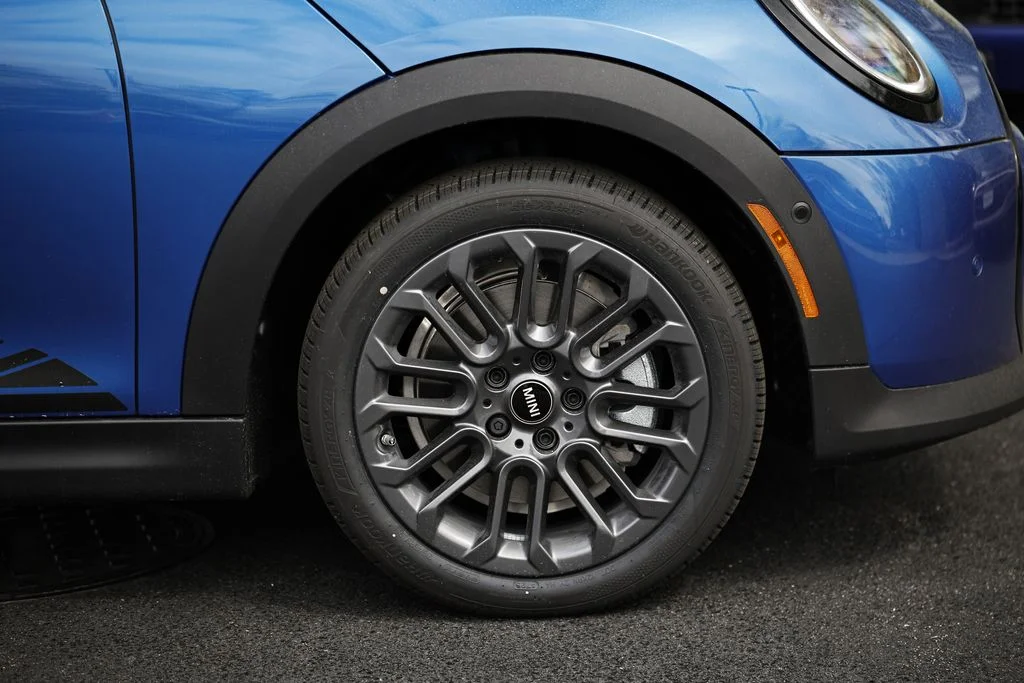 New 2026 Blue Metallic MINI Iconic image 4