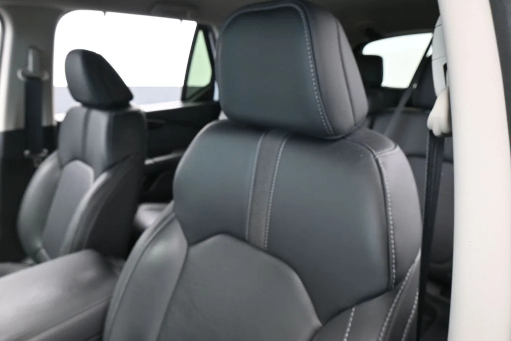 Used 2025 White Honda EX-L image 17