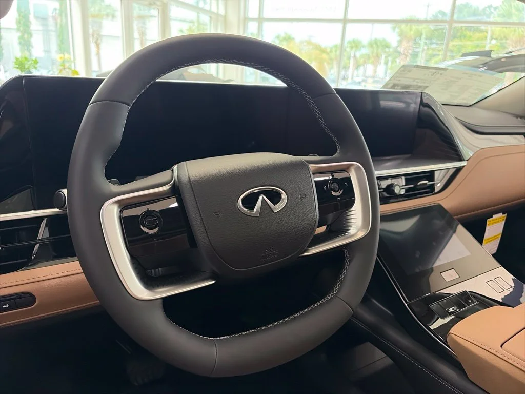 New 2027 RADIANT WHITE INFINITI LUXE image 8