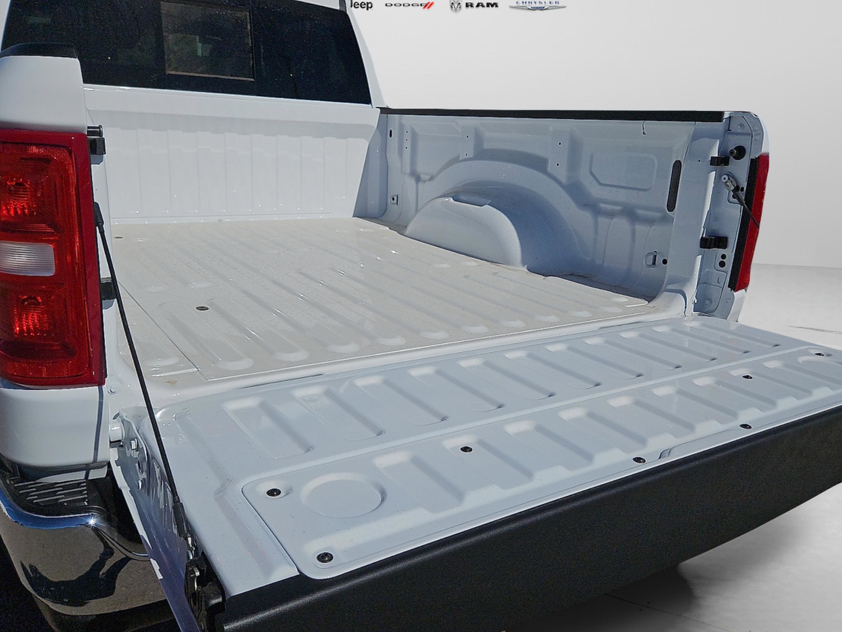 New 2026 Bright White Clear-Coat Exterior Paint RAM Lone Star image 11