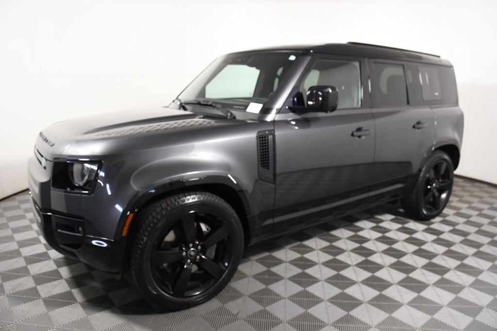 Used 2023 Carpathian Gray Premium Metallic Land Rover X-Dynamic SE image 2