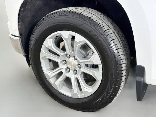 Used 2022 IRIDESCENT PEARL TRICOAT Chevrolet LTZ image 34