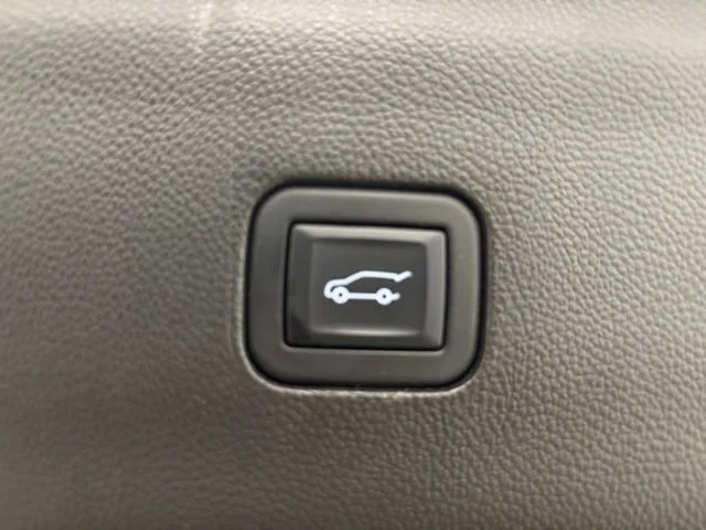 Used 2023 Sage Metallic Buick Essence image 38